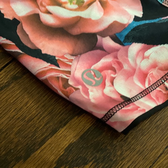 Lululemon Free Reign Short *4-way Stretch - Picture 4 of 4